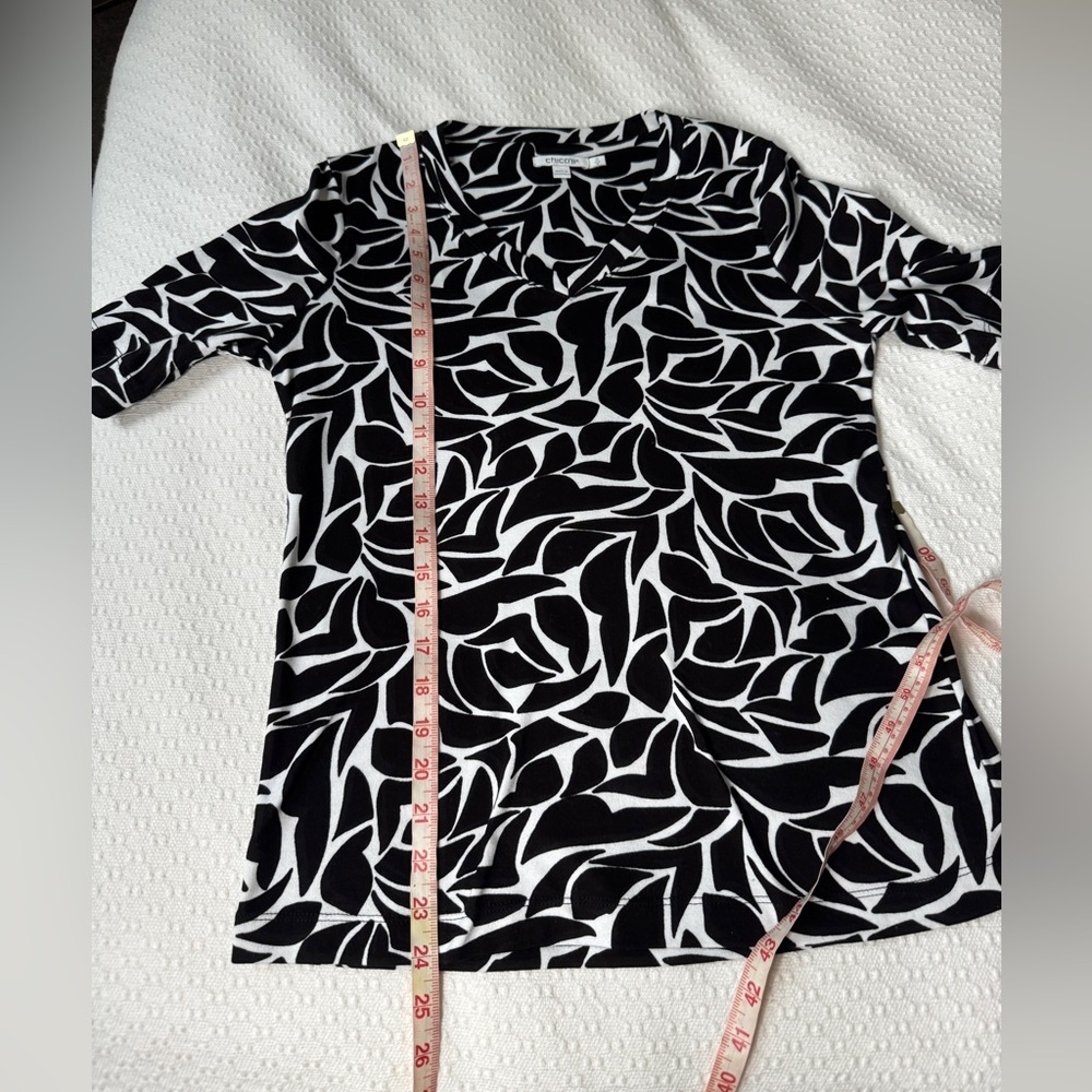 Chico's Abstract Black and White Short Sleeve Top Size Chico's 0 Small - Picture 7 of 8